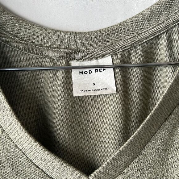 MOD ref women’s size small V-neck oversized T-shirt - Picture 2 of 3